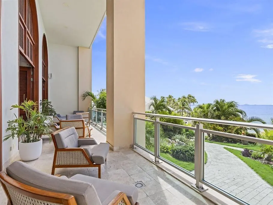 Oceanfront Escape At Aqua Mirage Condo! Cupecoy  Apartamento